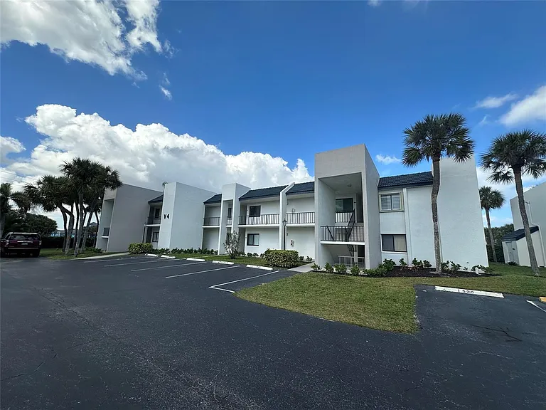 1605 US Highway 1 #V-4-104 — Photo 20