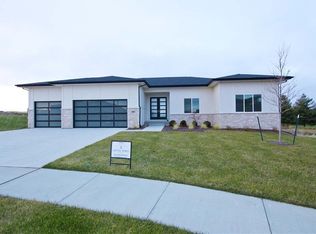 3810 Westwind Ct, Waukee, IA 50263