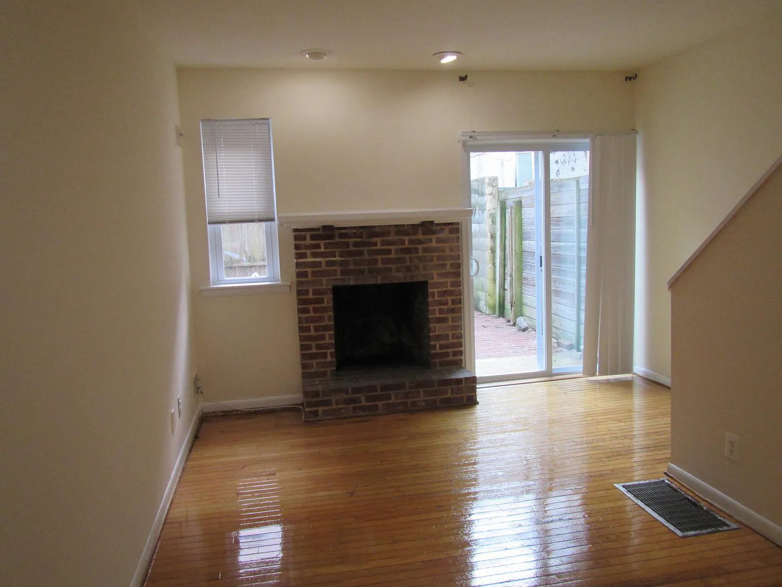 2 bed, 784 sqft, $2,200 — Photo 4