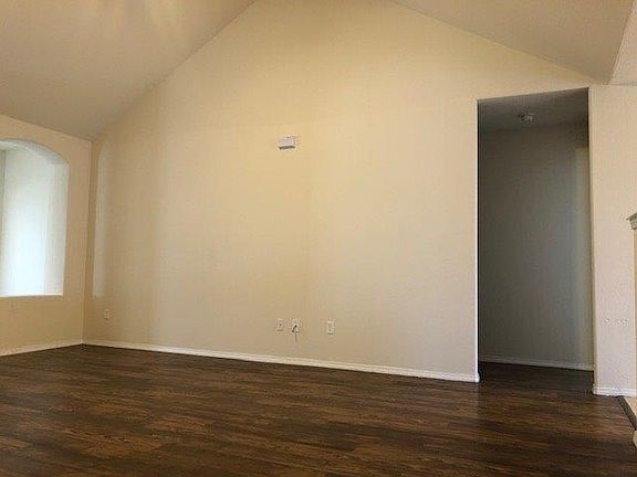 3rd image of 540 Saddlehorn Dr