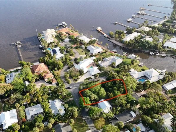 SE Riverside Dr, Stuart, FL 34994