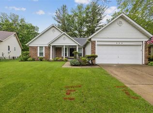 800 Torero Ln, Florissant, MO 63031