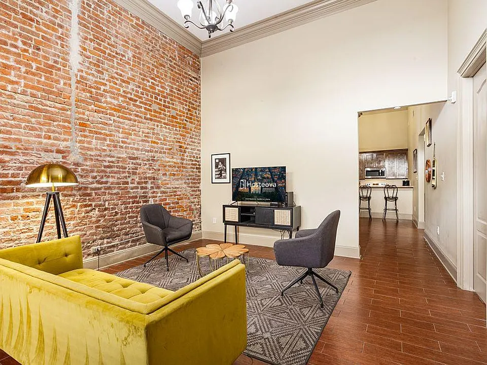 30 Baronne St #ID1267004P
