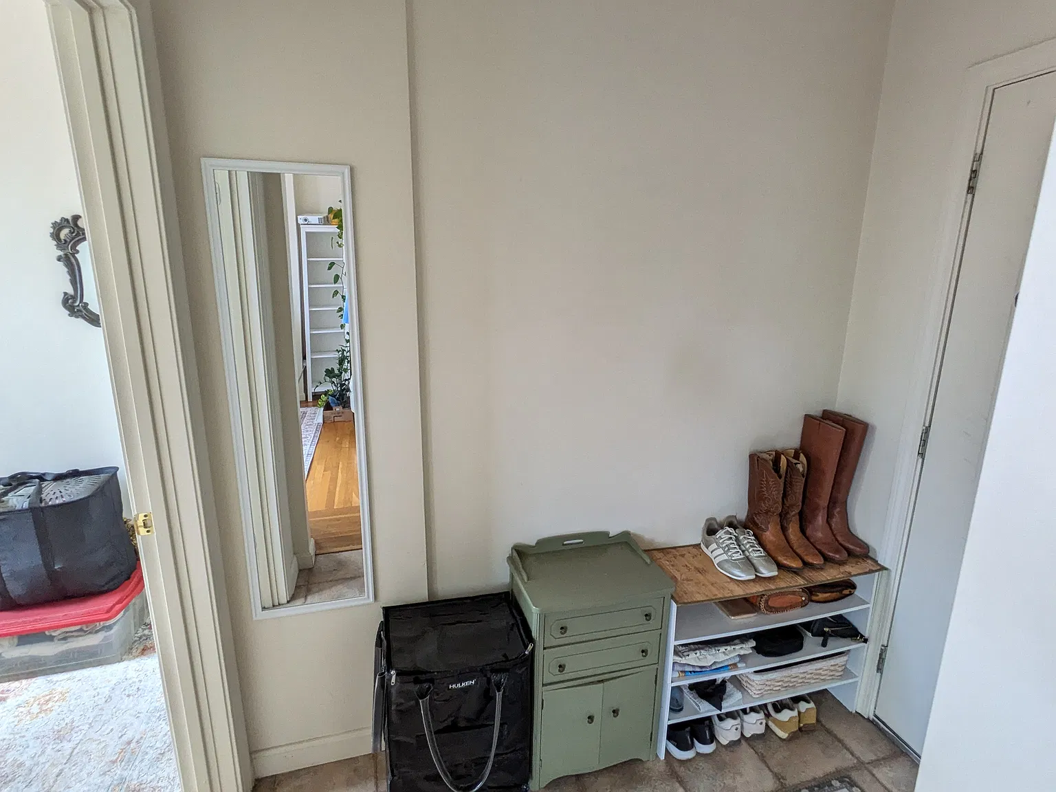 1 bed, 555 sqft, $2,200 — Photo 4