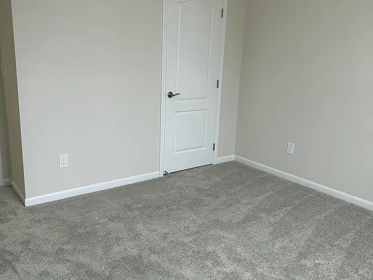 719 W Spaniel Dr — Photo 4