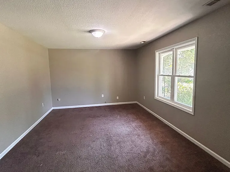 4923 Webster St — Photo 2