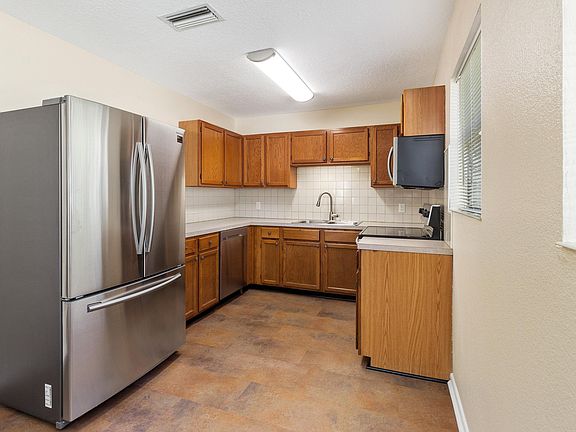 4th image of 9809 Tiffany Ave