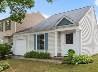 233 W Cherrywood Dr, Palatine, IL 60067