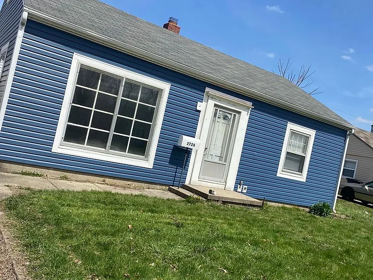 2726 Underwood St — Photo 2
