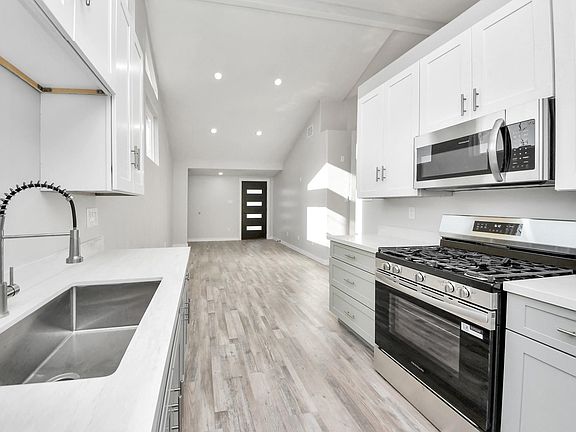 5th image of 6201 Batterson St