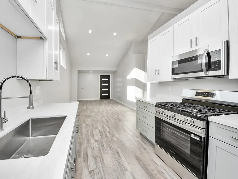 6201 Batterson St — Photo 5