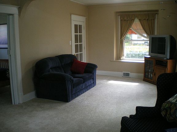 New carpet & paint