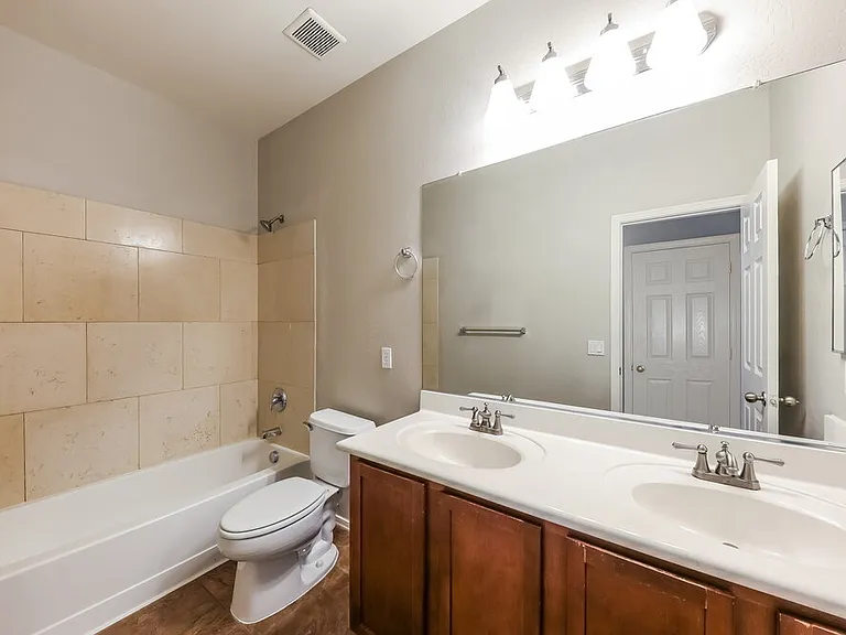 5438 W Pollack St — Photo 15