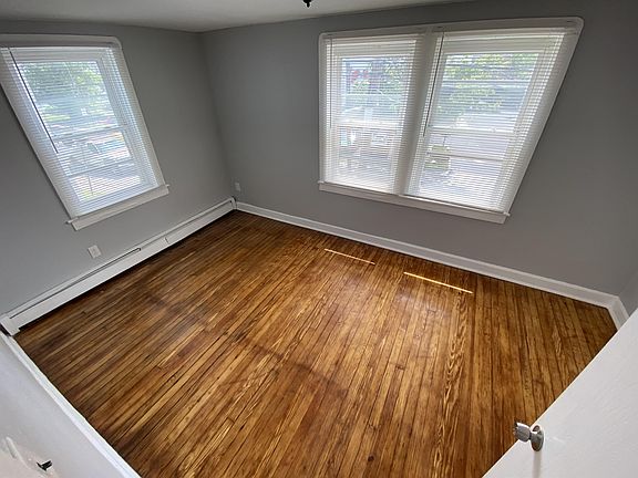 3rd image of 1936 47th St #A