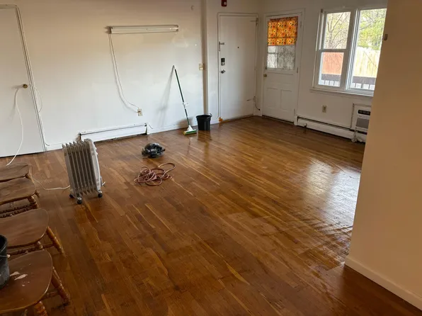 55 Gills Ln #31, Iselin, NJ 08830