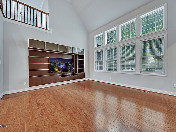 5th image of 247 Brooke Valley Blvd