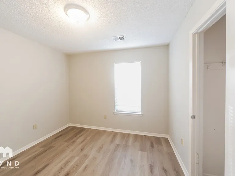 7260 Northbrook Dr — Photo 13