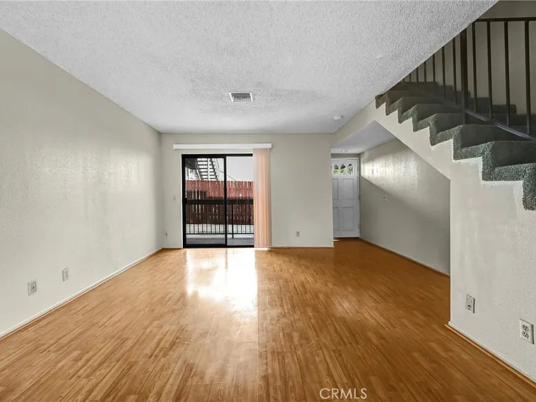 1836 N Allen Ave — Photo 10