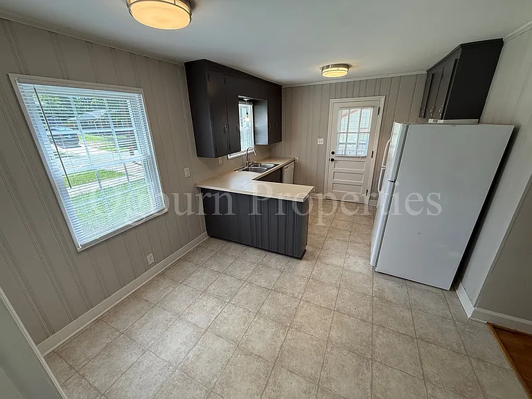 1408 Kenwood St — Photo 5