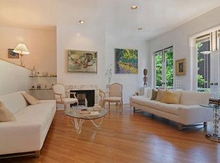 1337 N Sutton Pl, Chicago, IL 60610