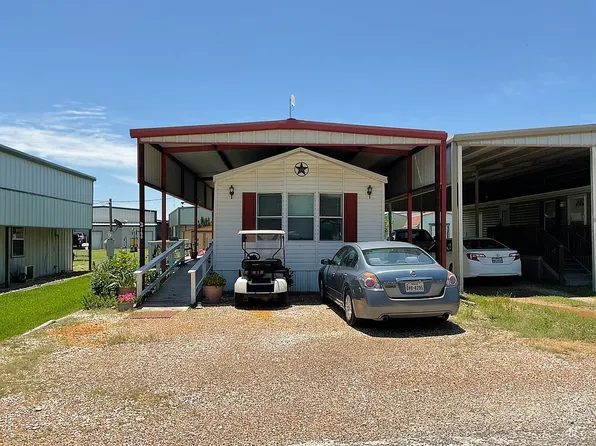 190 Holiday Rambler Dr, Whitney, TX 76692