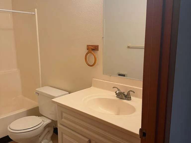 2420 Pheasant Blvd — Photo 10