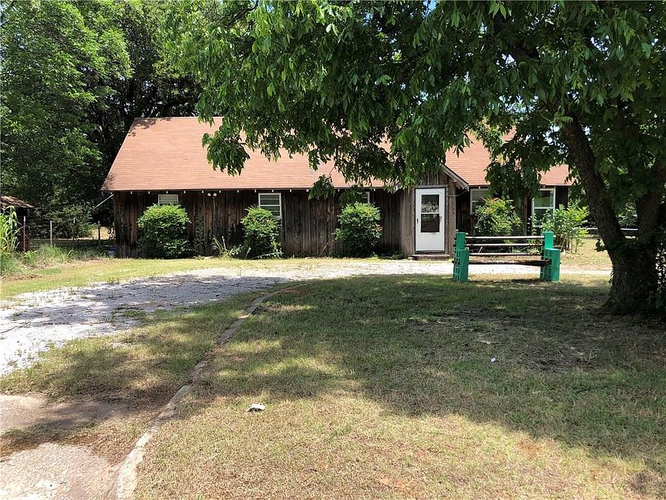 1st image of 1300 Whitehurst Ln
