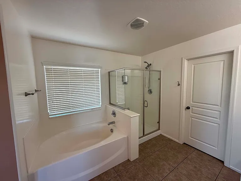 8821 S 40th Dr — Photo 14