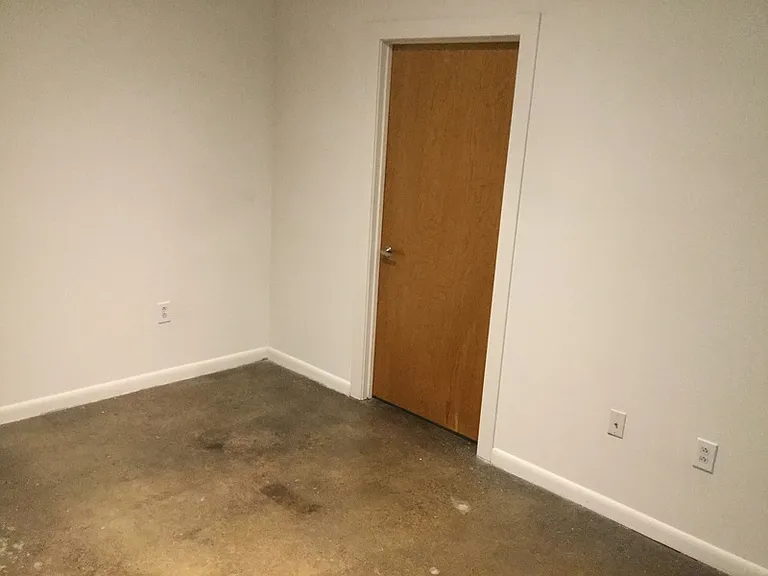 1011 W Marshall St #119 — Photo 16