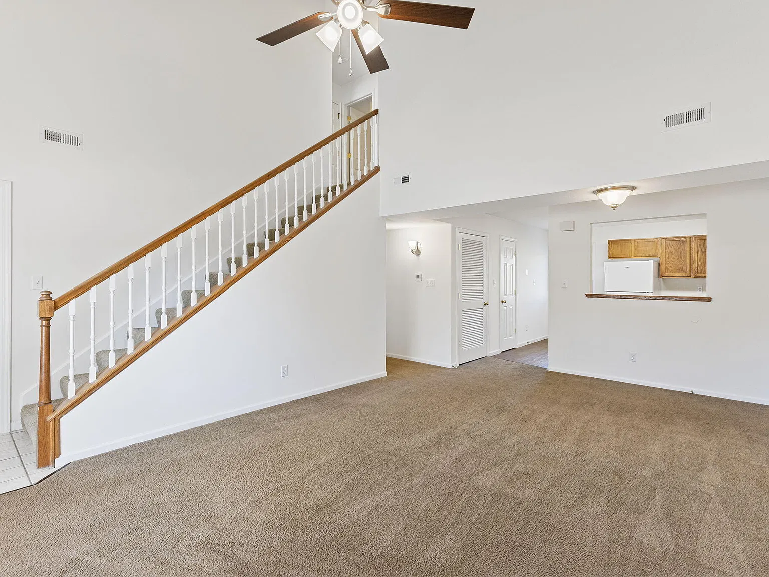 4 bed, 2.0 bath, 1800 sqft, $1,600 — Photo 4
