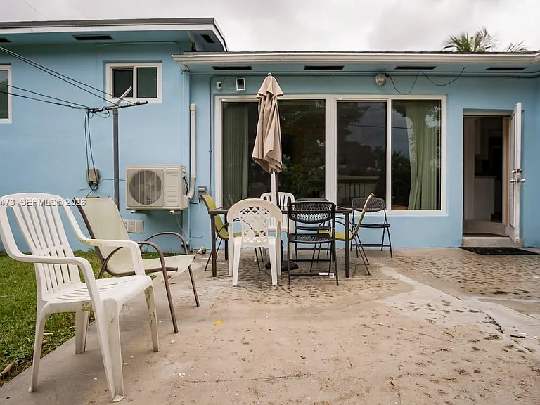 12115 NE Miami Ct — Photo 20