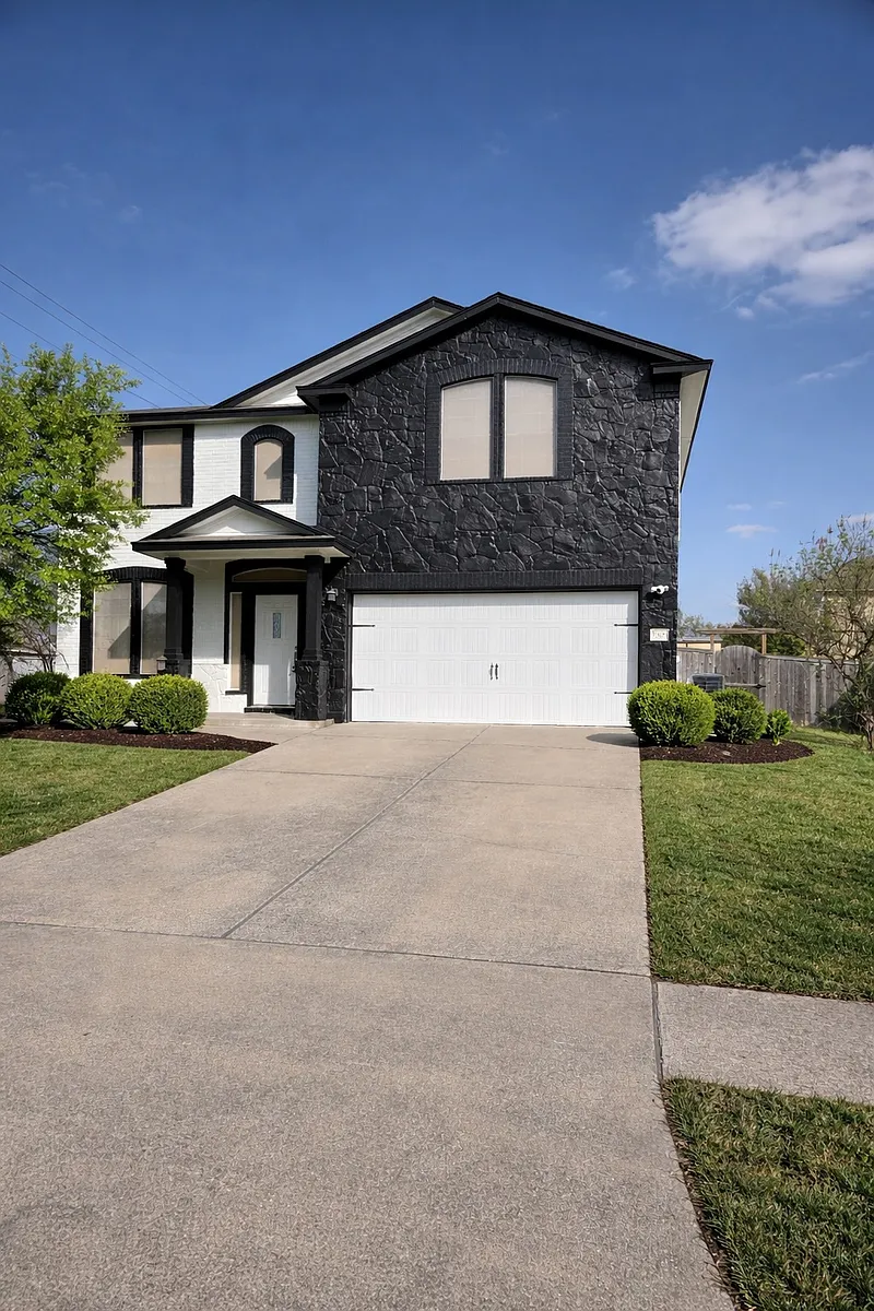 Building Photo - 2308 Isabelle Dr