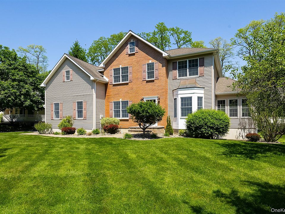 1st image of 25 Evergreen Avenue