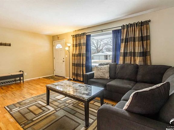 3rd image of 2411 Arkansas St