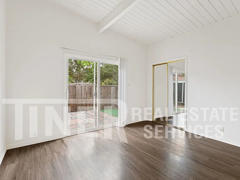 1630 Cindy Cir — Photo 8