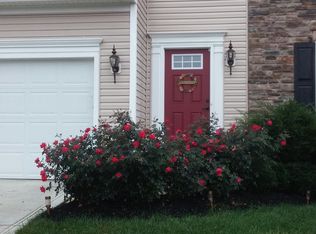 6975 Granite Falls Dr, Blacklick, OH 43004