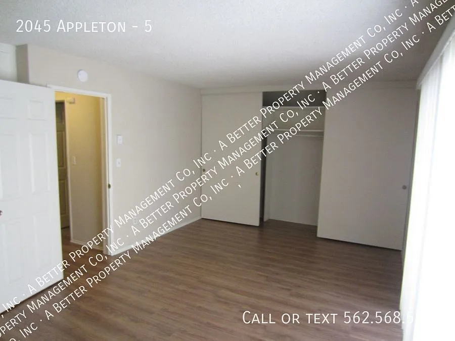 Lower One Bedroom With Plank Flooring & Dishwasher - Gated Building & Onsite Laundry - Gated Buil... — Photo 3