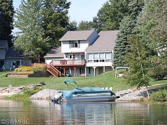 3rd image of 10711 Peninsula Dr