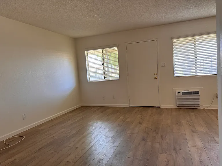 1029 Norwalk St #2H — Photo 11
