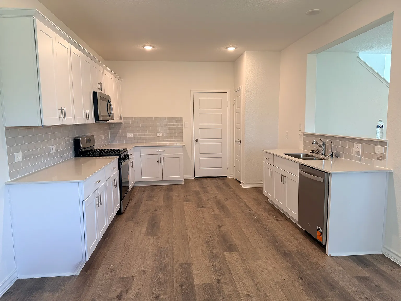 4 bed, 1837 sqft, $2,400 — Photo 4