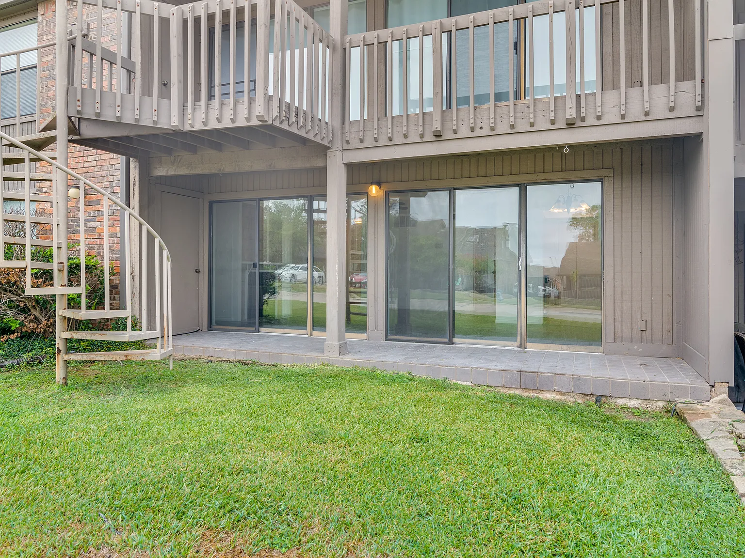 2 bed, 1185 sqft, $1,850 — Photo 2