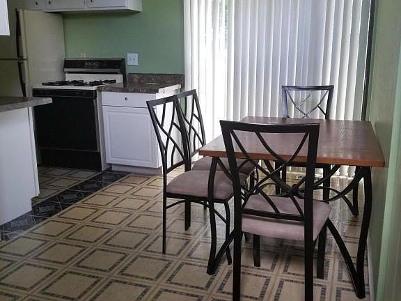 3rd image of 1531 W Edgerton Ave #319
