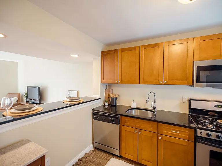 Emerald Gardens — Photo 40