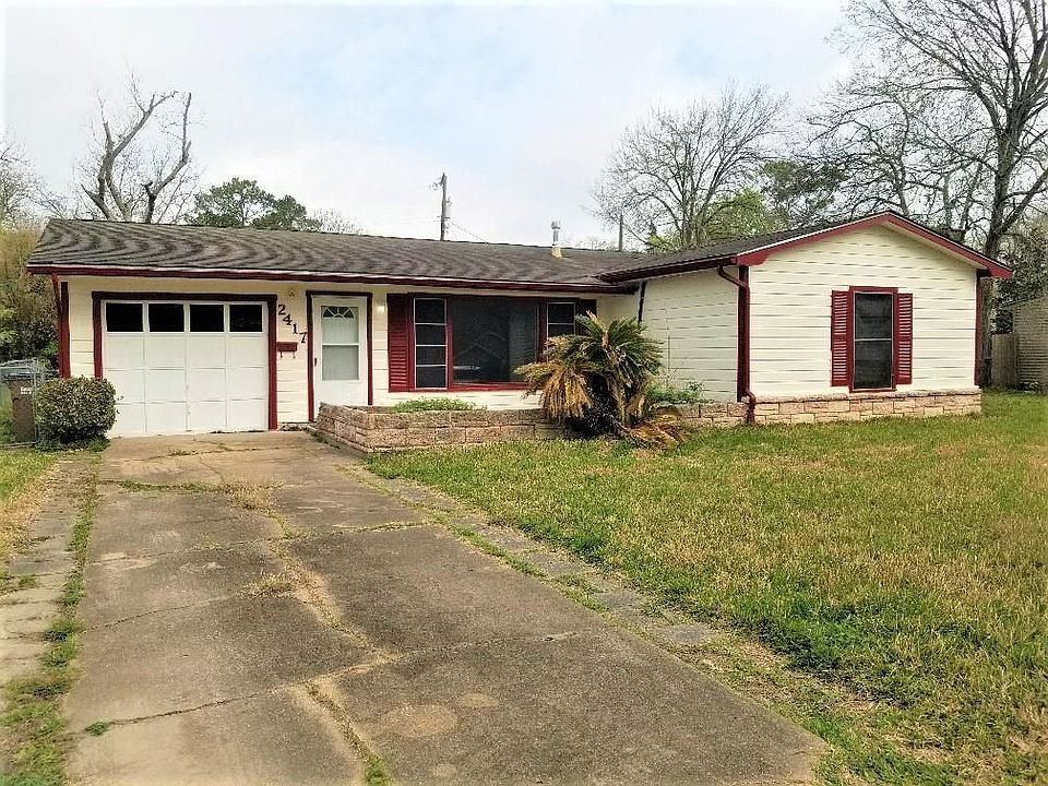 1st image of 2417 Pecan St