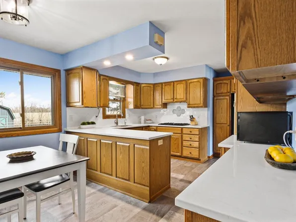 2399 White Oak Trail, Oregon, WI 53575