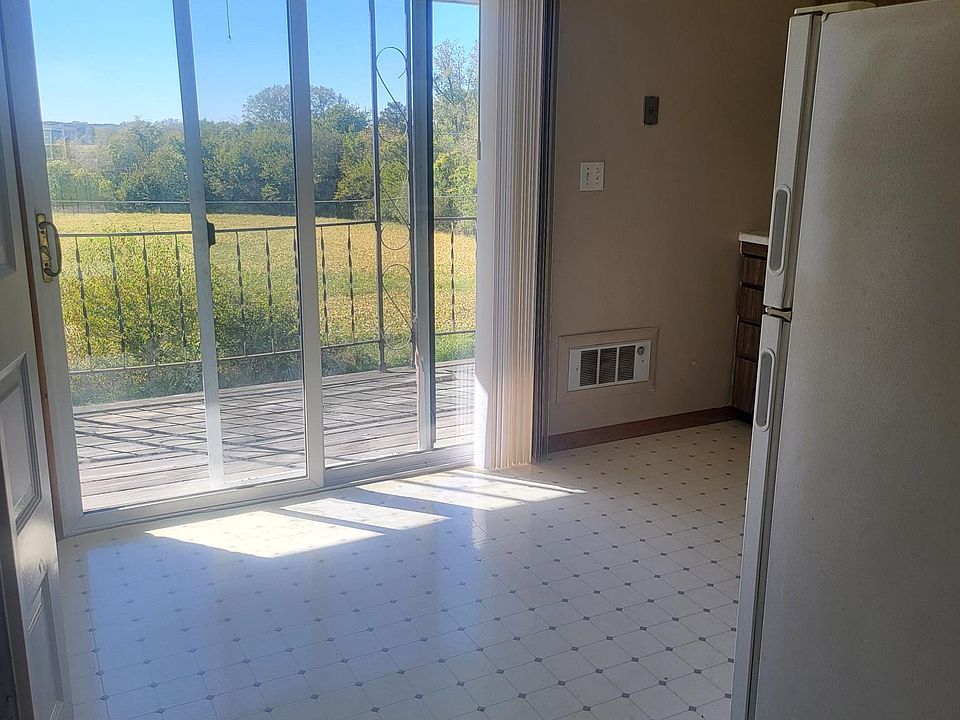 2nd image of 385 N Buena Vista Rd #401