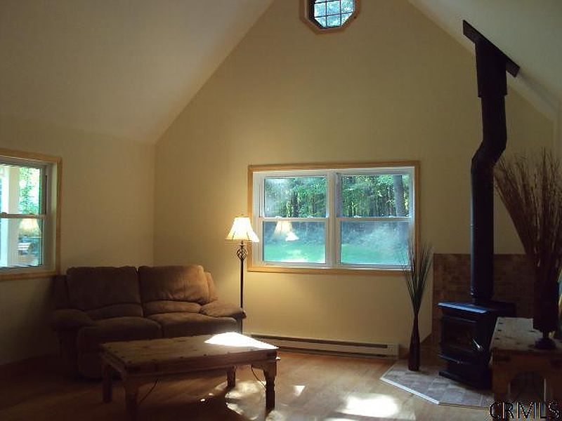 2nd image of 221 BOGARDUS Road