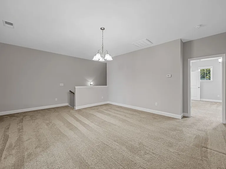 4 Tatum Ln — Photo 19