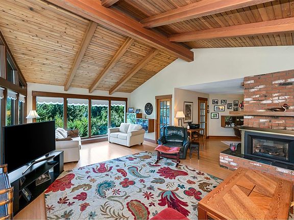 4th image of 6693 Genoa Bay Rd