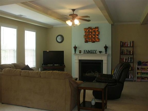 4th image of 548 Garden View Ct